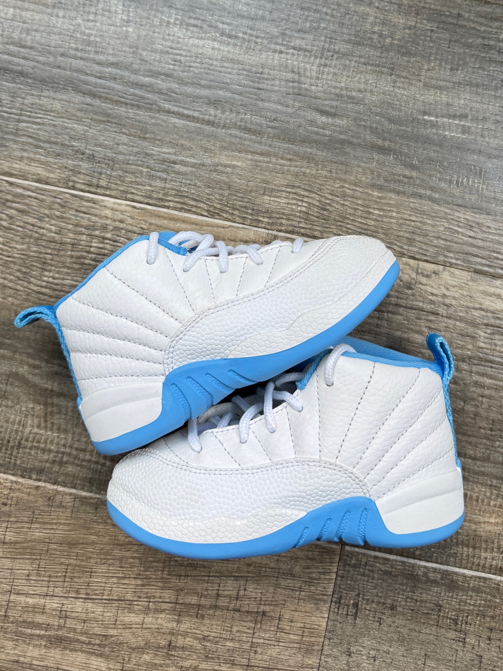 Kids Jordan air Jordan 12 retro white university blue toddler 8c